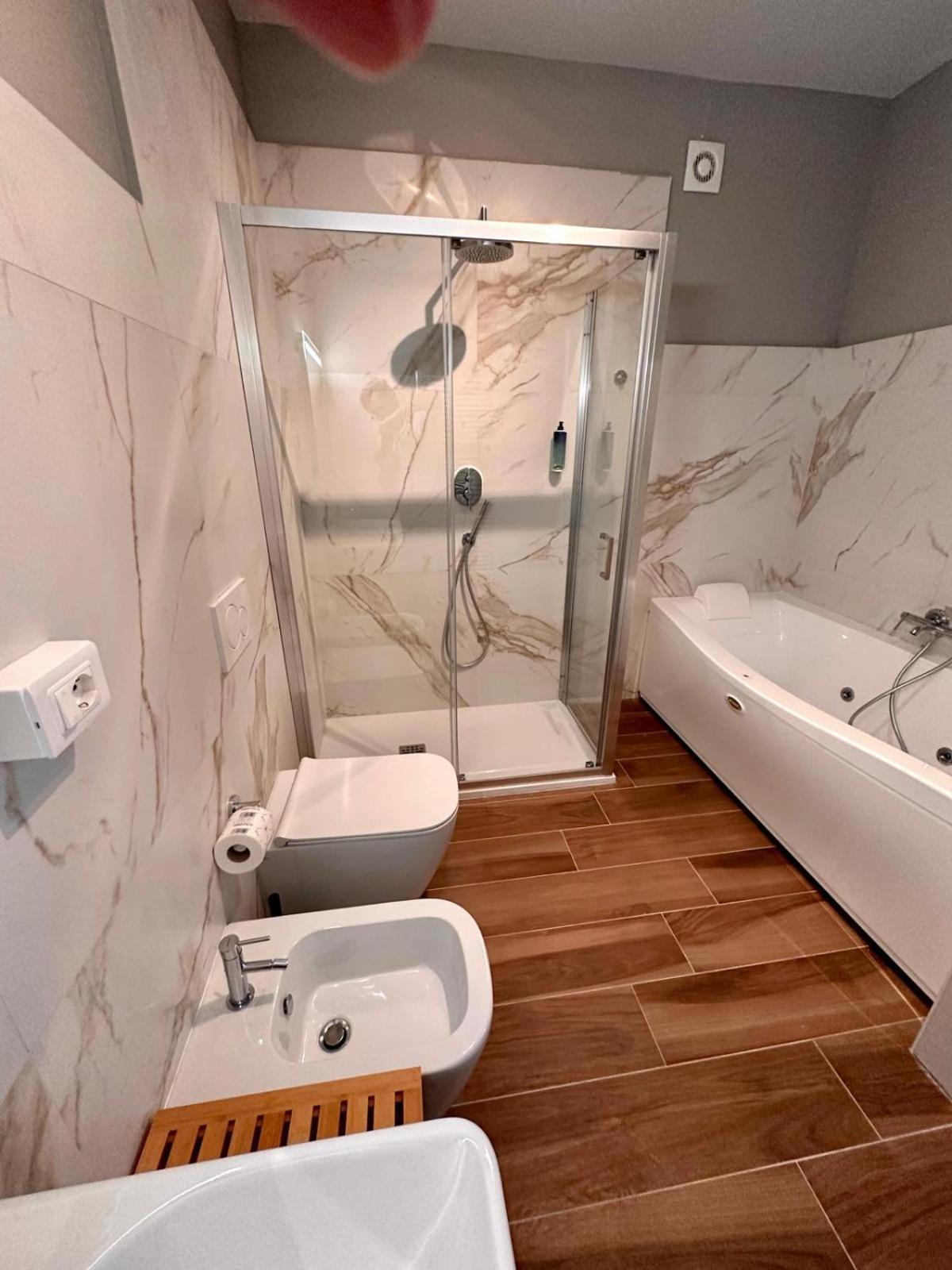 Hh Hermoso Housing 2* Alessandria